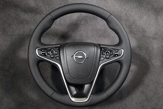 Перетяжка руля автомобиля Опель натуральной кожей